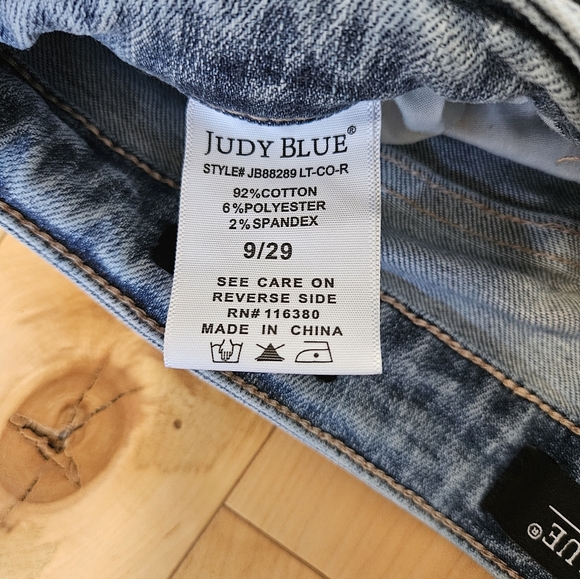 Judy Blue Slim Bootcut Light Wash 9/29 - Picture 5 of 10